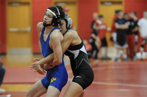 3pts separate these 4 girls in the final wrestling rdwho is going to open the can of whip ass? Men Wrestling Women: 2 guys get worked over by female wrestler