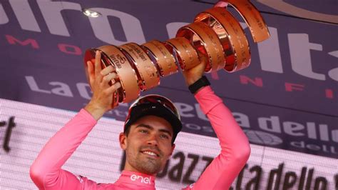 Legend denotes the leader of the general classification: Dumoulin schrijft historie met eindzege in Giro | NOS