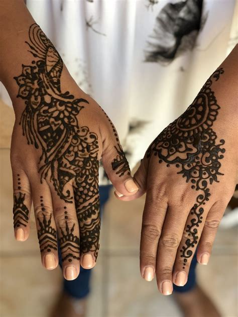 Discover the beauty and power of henna tattoos with these gorgeous, versatile designs. Henna tattoo | Makeup salon, Hair salon, Henna