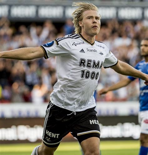 He has represented the norway national football . Haugesunds Avis - Søderlund tilbake på landslaget