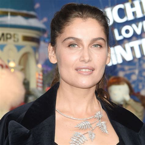 Bonne nouvelle, cette morphologie permet un grand. Laetitia Casta : sa nouvelle coupe de cheveux tranche ...