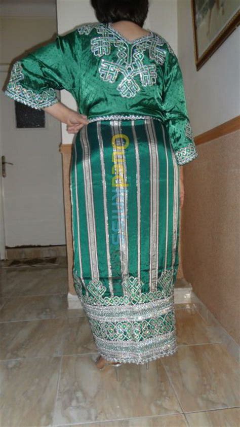 Z u / écouter ; Robe kabyle d azazga