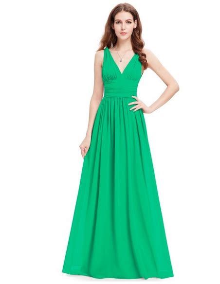 Risplendi come invitata di nozze indossando un vestito con il quale ti vedrai fantastica. Abito da cerimonia semplice ed economico verde smeraldo ...