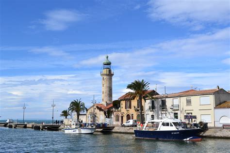 Built in the 1970s, the port camargue pleasure marina and harbour is the ideal base for docking, with its sheltered entrance. Kostenlose foto : Meer, Küste, Leuchtturm, Boot, Schiff ...