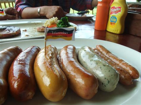 German snacks & souvenirs : อาหาร ขนมและเครื่องดื่ม: ไส้กรอกเยอรมันที่สวนผึ้ง