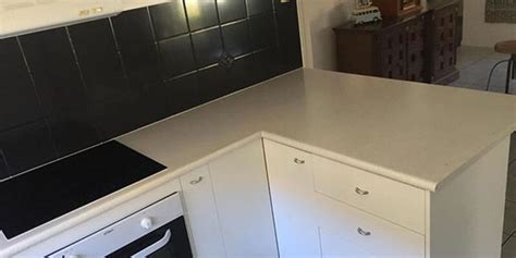 If you need to refinish the outside as well as the inside, you'll pay closer to $1,200. How much does kitchen resurfacing cost in Brisbane and the ...