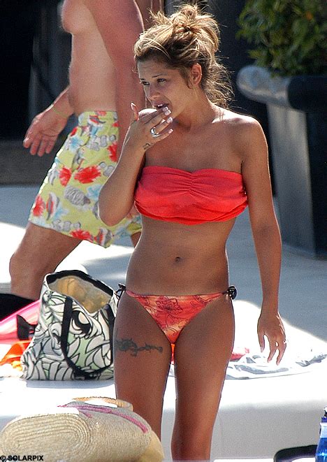 Julia bond is either a blonde or brunette. Cheryl Cole 'refusing to eat and down to six stone' after ...