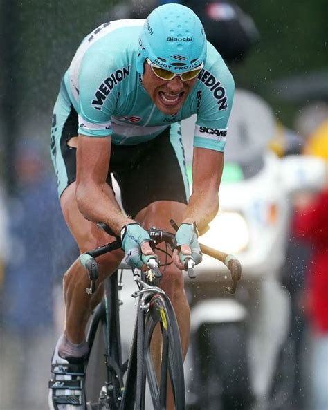 Trotz seiner vehementen aussetzer in jüngster zeit für ihn anscheinend erst einmal mehr als genug. CyclingNostalgic 🚴 on Instagram: "Jan Ullrich 🇩🇪 atop the ...