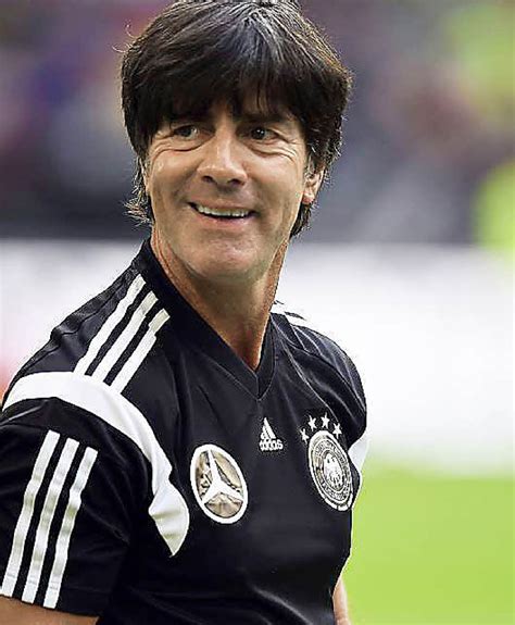 Das ausscheiden der nationalmannschaft bei der em bedeutet auch joachim löws letztes spiel als bundestrainer. Joachim Löw wird am Dienstag in Freiburg weltmeisterlich ...