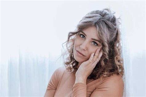 Her birthday, what she did before fame, her family life, fun trivia facts, popularity rankings, and more. Anja Zeidler - Schweizer Illustrierte