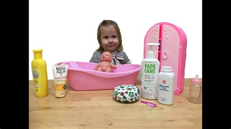 Slime baff bath in gooey slime spiderman egg surprise paw patrol disney cars mcqueen bath toys. Беби бон играет девочка,купает в ванночке куклу пупсика ...