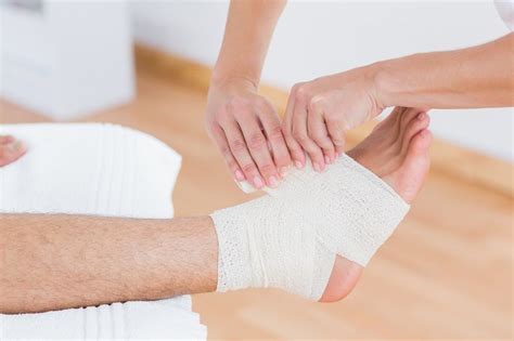 Fungsi tulang pergelangan kaki untuk membantu gerakan, dan mekanisme stabilisasi dalam kinerja kaki, pergelangan kaki, dan kaki. Ulkus Diabetikum, Luka pada Kaki yang Perlu Segera Diobati ...