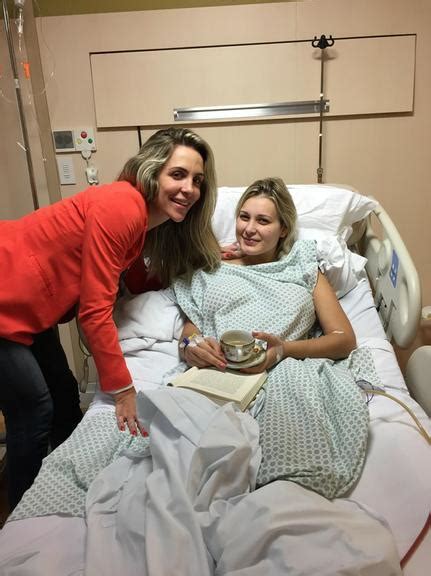 Check spelling or type a new query. Joana Machado visita Andressa Urach no hospital: "Momento ...