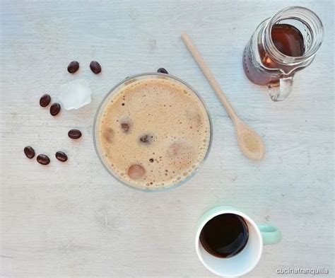 Farlo shakerato dà quel tocco in più alla bevanda e la rende bella da servire anche agli ospiti. Caffè shakerato - cucinatranquilla | Ricetta | Caffè ...