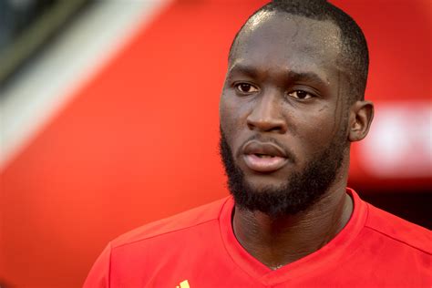 Romelu menama lukaku bolingoli, нидерландское произношение: Romelu Lukaku, papa pour la première fois - Libelle Mama