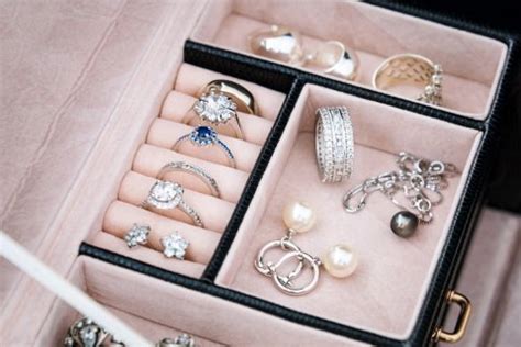 Oleh itu, jika anda mencari hadiah istimewa untuk mereka yang diraikan pada hari istimewa tersebut, printcious adalah tempat penyelesaian dengan pelbagai jenis hadiah hari jadi terbaik sesuai untuk semua golongan umur. Hadiah Ulang Tahun Untuk Anak Perempuan di 2017 / 8 Contoh ...