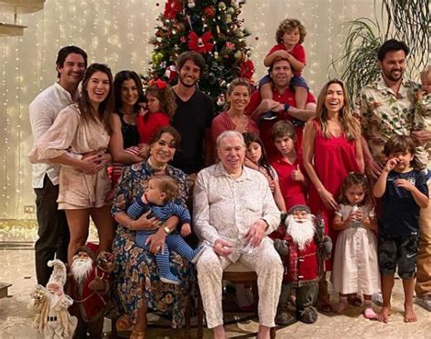 O apresentador silvio santos, de 88 anos, não esteve em 2019 no teleton. Patricia Abravanel mostra fotos do Natal da família de ...