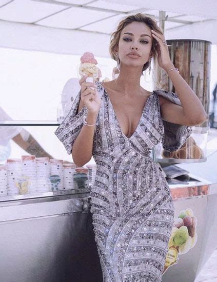 Oltre la lettera, la ghenea ha anche pubblicato un lungo post: Madalina Ghenea sa come sedurre Nicolò Zaniolo... Foto ...