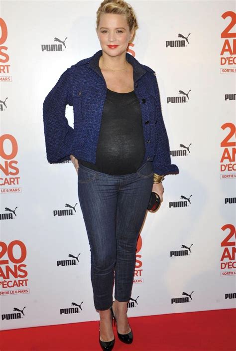 La comédienne de 36 ans virginie efira vient de donner naissance à son premier enfant, une petite fille prénommée ali. Pin van chanléa op Virginie Efira Ok