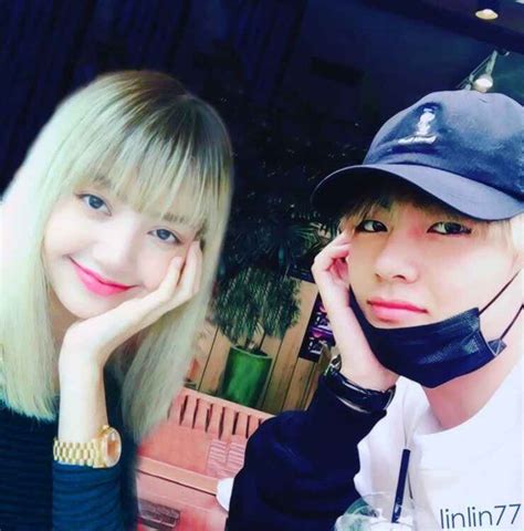 Siete días más tarde la tercera integrante, quien se desempeñaba como modelo y actriz en campañas publicitarias. Lisa de BlackPink admite que le gusta V de BTS