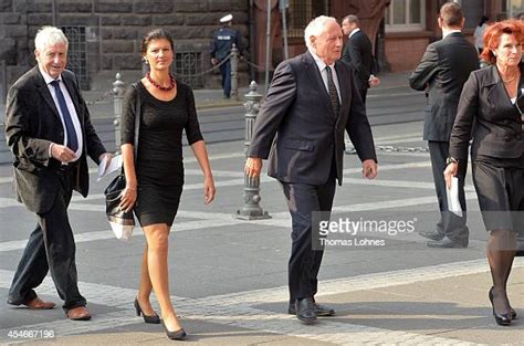 Along with dietmar bartsch, she was the parliamentary chairperson of die linke from 2010 to 2019. Sahra Wagenknecht Imagens e fotografias de stock | Getty ...