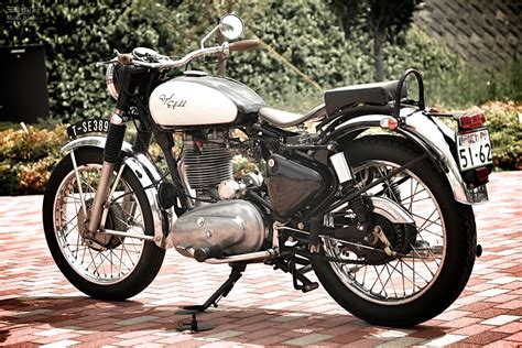 Royal enfield classic 350 review video. 2009 Royal Enfield Bullet 350 Classic: pics, specs and ...