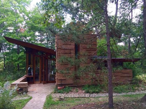 The famed house was designed by architect frank lloyd wright in 1935 in bear run, pennsylvania. Staying at the Frank Lloyd Wright-Designed Seth Peterson ...