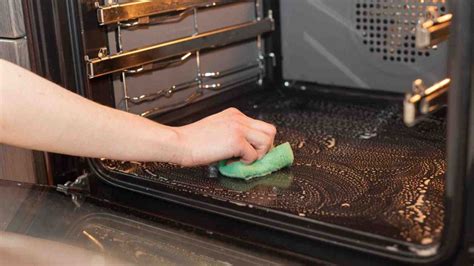 How to clean an older oven: How to Clean Your Oven (Inside and Out) | Oven cleaning ...