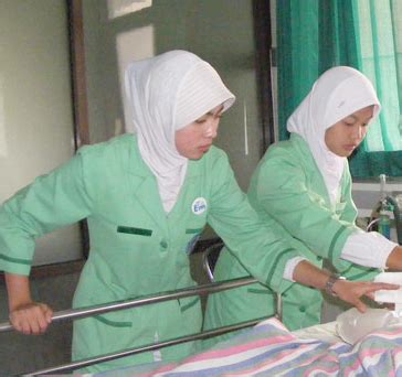 Lingkungan pekerjaan yang menyebabkan kepuasan. Info Lowongan Kerja Terbaru: Lowongan Kerja Perawat ...