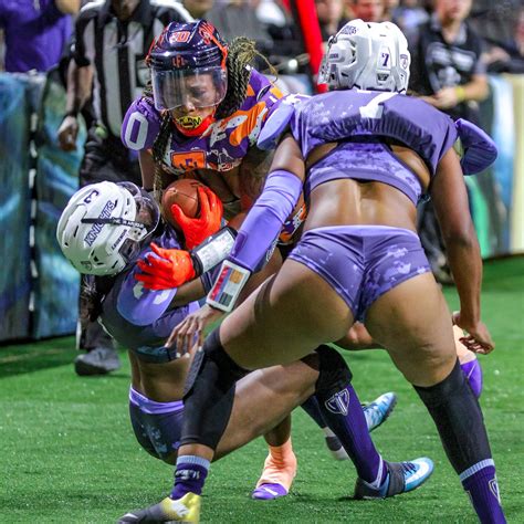 My collection of lfl wardrobe malfunction photos has been moved to a website called lfl wardrobe malfunctions. Lfl Uncensored : Lingerie Football League / All former lfl ...