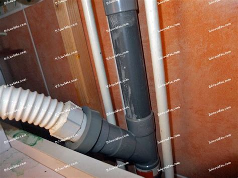 Une bonne ventilation permet aussi d'éviter les moisissures et renforce la vigueur des troncs et des branches. Clapet Anti-Odeur Ventilation Primaire : Ventilation Fosse ...