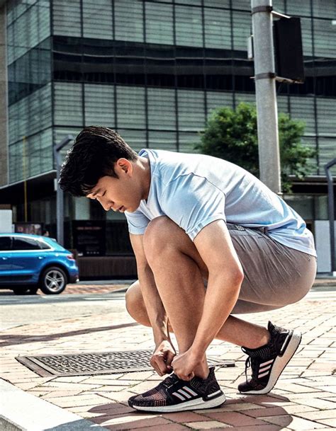 팀이 어려울 땐 수비형 미드필더까지 내려와 엄청난 활동량을 보여주고, 볼을 운반하는 역할까지 하는 멀티 플레이어 입니다. 메이저놀이터【www.totoze1.com】 토토사이트추천【www.totoze1.com ...