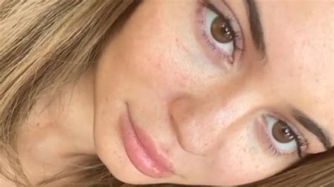 Ungeschminkt wirken kylies lippen deutlich schmaler als sonst. Erkannt? Das ist wirklich Kylie Jenner - ganz natürlich ...