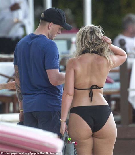 Megan davison, who is engaged to jordan pickford, started to panic when she realised her fingers had swollen so severely her blood circulation had started turning the ring finger blue. Jordan Pickford can't take his eyes off girlfriend Megan ...