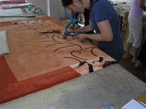 Dieser praktische teppich aus tuft ist in vielen verschiedenen designs und farben erhältlich und kann vielseitig in ihren wohnräumen verwendet. Herstellung und Material von handgeknüpften und ...