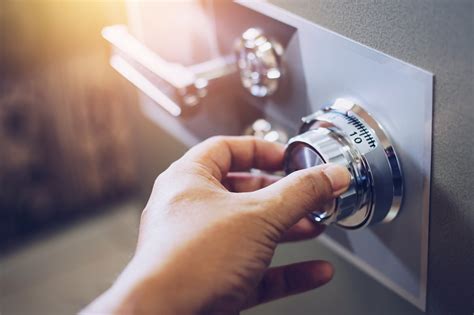 ¿te has planteado ponerte en forma con una escoba? Cómo colocar caja fuerte en casa - El mejor lugar