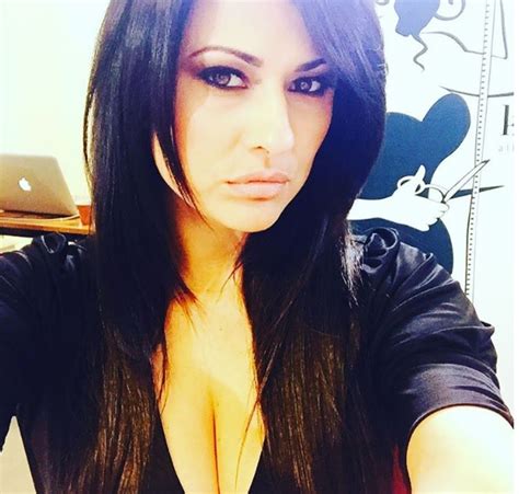 Born in the usa, at the age of 5 years, she moved with her family to naples. Gossip news, Maria Mazza sensuale in bikini incanta il ...