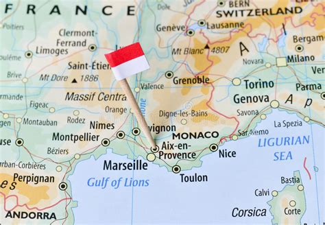 Drucken sie den lageplan monaco. Monaco-Flagge auf Karte stockbild. Bild von karte, monaco ...