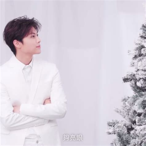 Wang zi is a taiwanese singer and actor. 王子邱勝翊合體女友鄧麗欣拍廣告 放閃賺進百萬酬勞 - 娛樂 - 中時