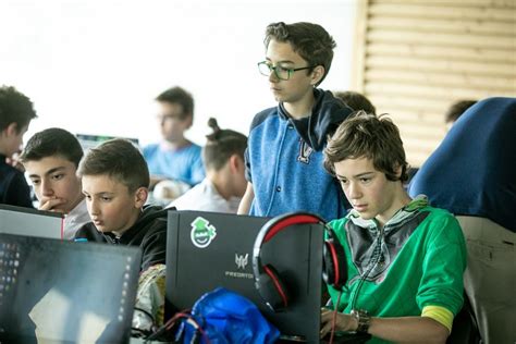 Училищна Телерик Академия стартира за първи път 5 школи по програмиране ...