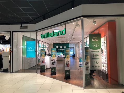 Har du bestilt mobiltelefon eller smartklokke så hentes disse i teleavdelingen inne i butikken. Brilleland Sandvika