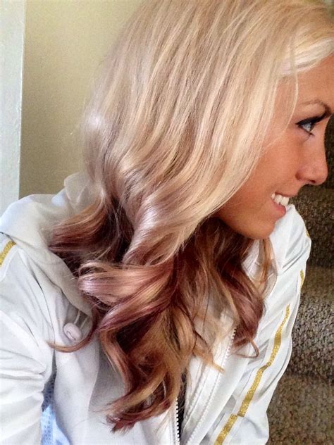 Brunettes and dark redheads will love burgundy brown hair because it's an easy change. Blonde and burgundy | Burgundy hair, Burgundy blonde hair ...
