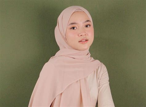 Lagu deen assalam merupakan lagu yang dibawakan oleh nissa sabyan. Lirik 'Deen Assalam' yang di Cover Nissa Sabyan, Berisi ...