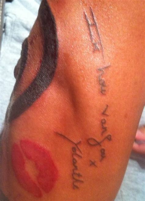 If you are looking to commemorate an important date in your life, roman numeral tattoo is your best option. Yolanthe zet tattoo op arm van Wesley: 'Ik hou van jou ...