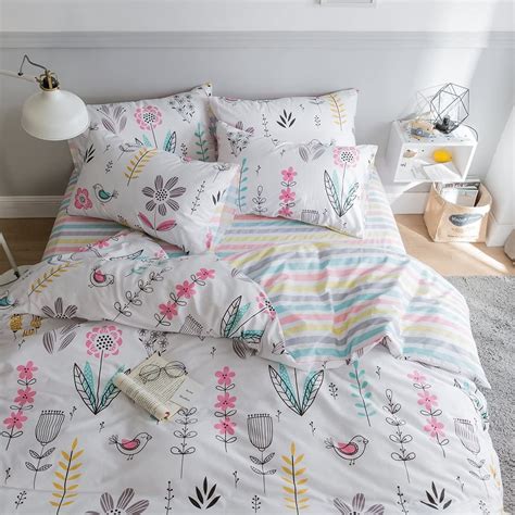 These high quality duvet covers are printed with reactive inks that have been steamed and washed to set into the fabric without. Amazon.com: BuLuTu Floral Bird Print Pattern Girls Duvet ...