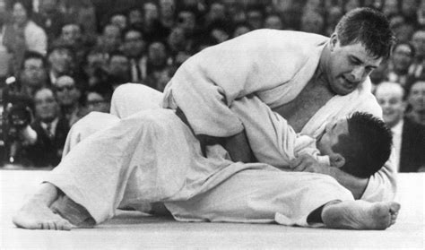 Bij wielrennen staat nederland met 11 medailles in de virtuele medaillespiegel (6 op de weg, 5 op de baan), bij judo met 6. Anton Geesink. In 1964 won Anton Geesink ook tijdens de ...