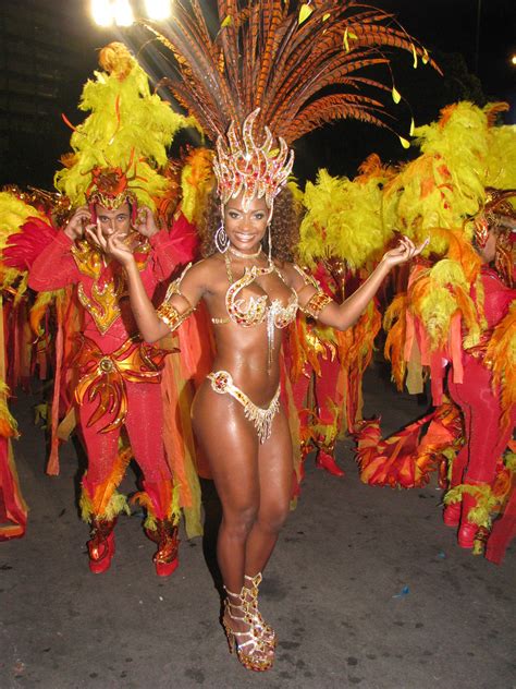 Here, we've put together a list of 10 faq to help you understand rio carnival. Der Karneval in Rio de Janeiro