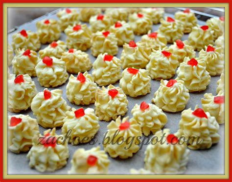 See more ideas about cookie recipes, biscuit recipe, recipes. Aku.Zack Cakery: Resepi Biskut Semperit Susu Pekat Manis