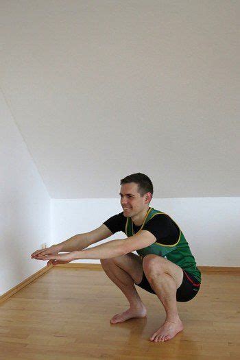 Wenn du deinen körper unkompliziert kräftigen willst, solltest du regelmäßig folgende übungen in dein homeworkout. Krafttraining für Läufer: 25 Übungen, die dich stärker und ...
