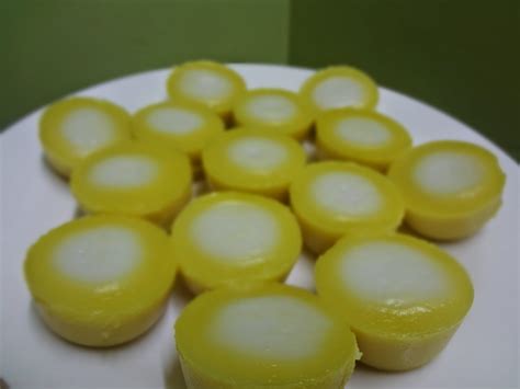 Kuih nona manis merupakan sejenis kuih yang enak dan mempunyai cukup rasa lemak manis dan masin. SelagiAdaGula: Jagung Nona Manis Indonesia ...... juga ada ...